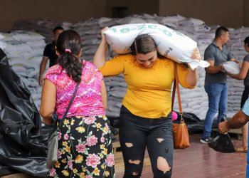 El Ministerio de Agricultura y Ganadería entrega paquetes a 43,000 productores en La Unión