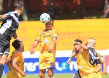 Williams Reyes, delantero de Ahuachapán: «Si es posible nos retiramos acá, ya hice lo que tenía que hacer en el fútbol profesional»