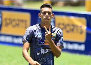 San Miguel derrotó 2-1 a San Vicente para seguir a dos puntos del liderato