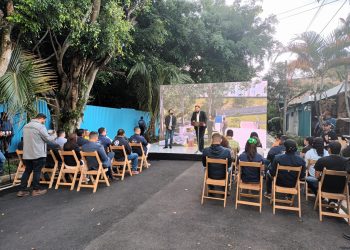 Alcalde Mario Durán coloca primera piedra del Eco Parque La Cima