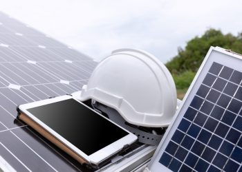 Catar anuncia dos megaproyectos de centrales solares para duplicar potencia