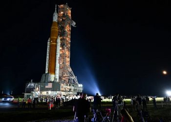 Turistas van en masa a Florida para ver «en vivo» despegar un cohete a la Luna
