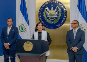 Ministros presentan iniciativas al Legislativo para prevenir la inflación y apoyar el cuerpo de bomberos de El Salvador