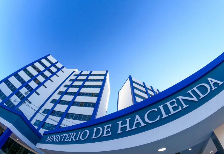 El Ministerio de Hacienda prevé que los ingresos tributarios en 2025 totalizarán $7,677.6 millones.