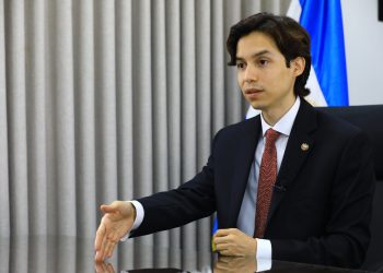 Falta grave por botar desechos en calle se multaría con $1,216