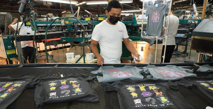 El Salvador es el único país de la región que ha desarrollado un clúster de fabricación de productos sintéticos./Foto: Diario El Salvador.