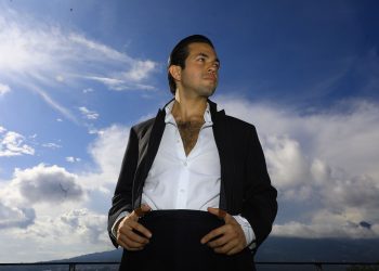 «Si yo veo algo claro en mi mente, entonces no tiene más opción que materializarse»: M.A.R.X., artista salvadoreño