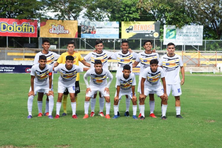 El once inicial de La Paz este domingo en el estadio Antonio Toledo Valle. Twitter: @DeportesC10