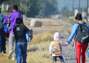 EE. UU. elimina política que obliga a buscadores de asilo esperar en México