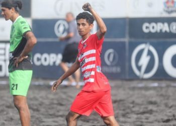 Choque de astros&nbsp; y&nbsp; estrellas en&nbsp; la Liga de Fútbol Playa Copa CEL