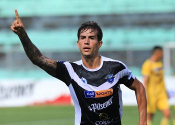 La Libertad derrota 2-0 a Santa Ana y mete presión en la clasificación