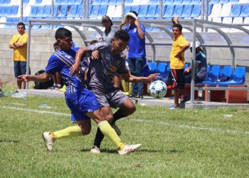 San Miguel F.C. salvó su invicto en la Liga Nacional con dos jugadores menos