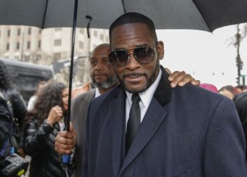 El cantante R. Kelly, declarado culpable de pornografía infantil
