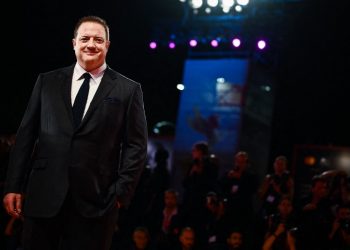 VIDEO / Brendan Fraser recibe emotiva ovación del público tras su regreso al cine en «The Whale»