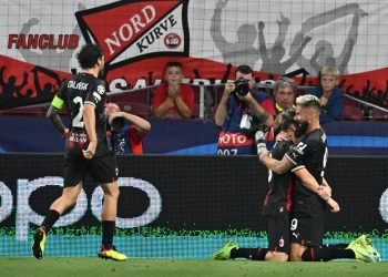 Nápoles, Milán e Inter cumplen sufriendo más de la cuenta en la Serie A