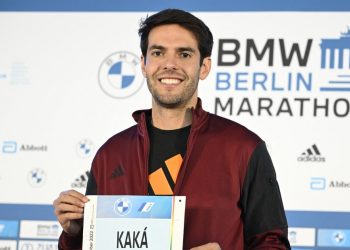 El exfutbolista brasileño Kaká debuta como maratonista en Berlín