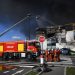 Espectacular incendio en un gran mercado de productos frescos cerca de París