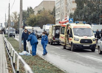 Al menos 15 muertos, entre ellos once niños, en un tiroteo en una escuela en Rusia