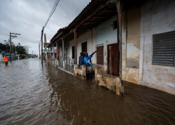 Potente huracán Ian se dirige a Florida tras atravesar Cuba
