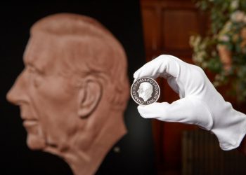 Desvelan la efigie de Carlos III que figurará en las futuras monedas del Reino Unido