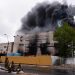 Incendio en tribunal electoral de Paraguay tensa el clima previo a las primarias