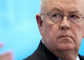 Muere Ken Starr, fiscal que investigó a Bill Clinton en caso Lewinsky