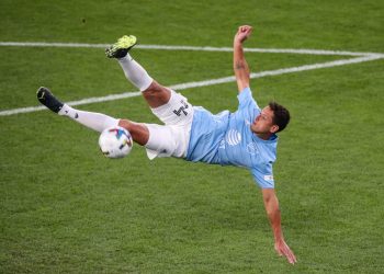 El mexicano Chicharito Hernández confirma que permanecerá en el LA Galaxy
