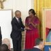 Los Obama regresan a la Casa Blanca para desvelar sus retratos