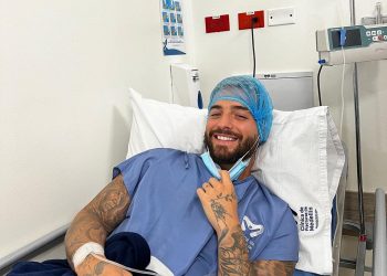 Maluma está en recuperación tras segunda operación de rodilla