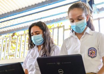 Ministerio de Educación informa que se reanudan las clases presenciales en todo el país este lunes