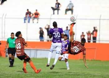 Dustin Coreas, sobre la hora, le da el primer triunfo al Águila en su juego inaugural del Apertura 2022