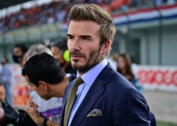 Le lluven críticas a David Beckham por campaña publicitaria
