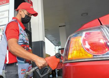Salvadoreños continúan ahorrando entre $40 y $80 mensuales en compra de combustibles