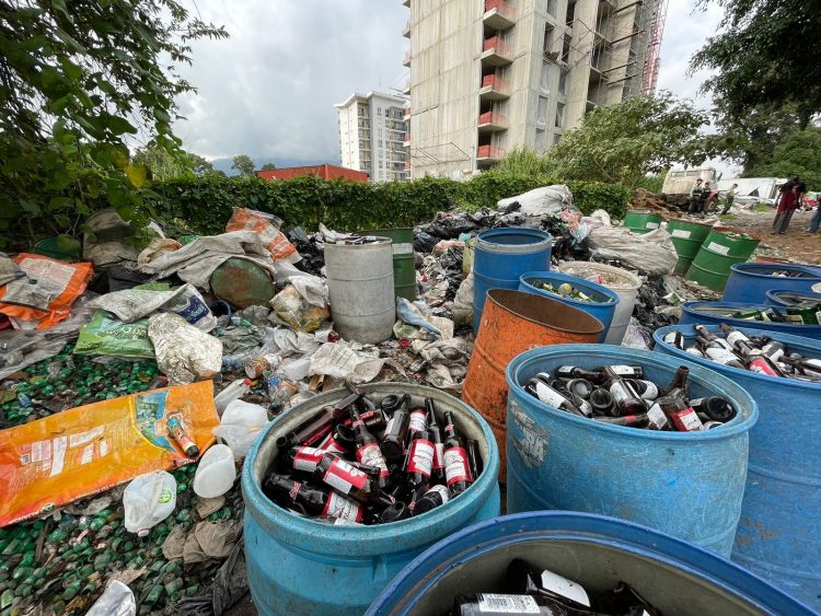 Desperdicios. La basura acumulada fue de
alrededor de 12 toneladas.