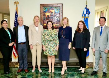 Ministra de Economía sostiene encuentro con delegación del Departamento de Comercio de EE. UU.