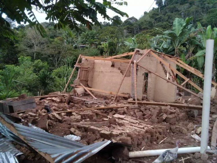 Una vivienda quedó destruidas tras las lluvias en Copán.