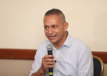 Alcalde de Ozatlán renuncia a ARENA tras siete años de labor y quedar abandonado