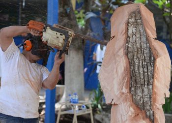 Esculturas se toman Apastepeque