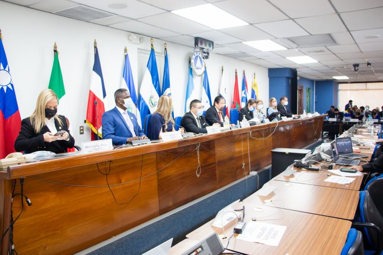 Tres días de reuniones anuales regionales celebrará el Parlamento la próxima semana.
