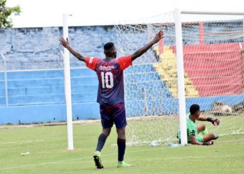 Santa Ana no cree en fantasmas: le pegó 6-2 a San Vicente