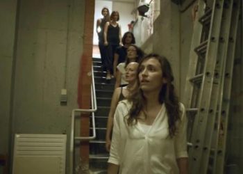 Cineasta española presentó documental sobre abusos en escuela de teatro