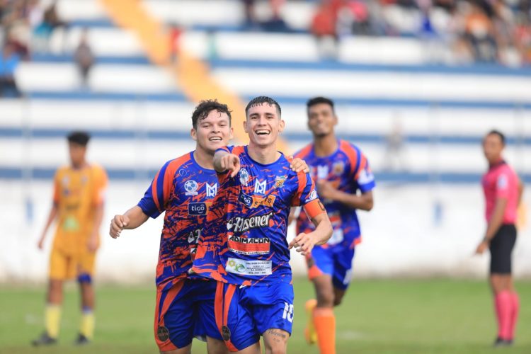 El AD Cuscatleco consiguió esta tarde un valioso triunfo de 4-1 ante el visitante Ahuachapán FC. Foto/David Martínez