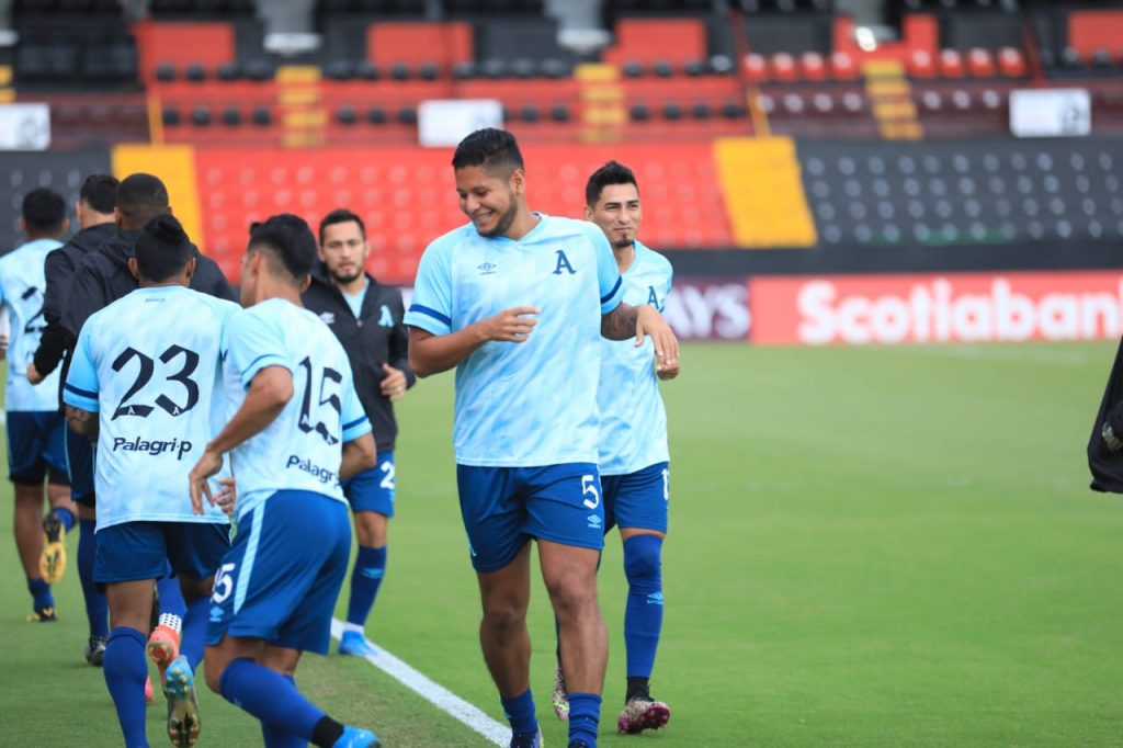 Mario Jacobo aprieta dientes y acepta el reto de suplir a Henry Romero en la vuelta de cuartos ante Alajuelense.