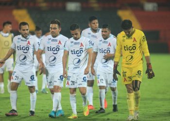 Adonai Martínez, técnico albo: «Esto ya pasó, ahora vamos por el tricampeonato local»