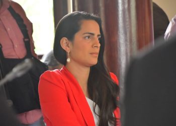 Diputada Claudia Ortiz llama zopilotes a quienes le piden pronunciarse por captura de secretario de su partido VAMOS