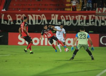Alianza cayó sin pena ni gloria ante Alajuelense en San José