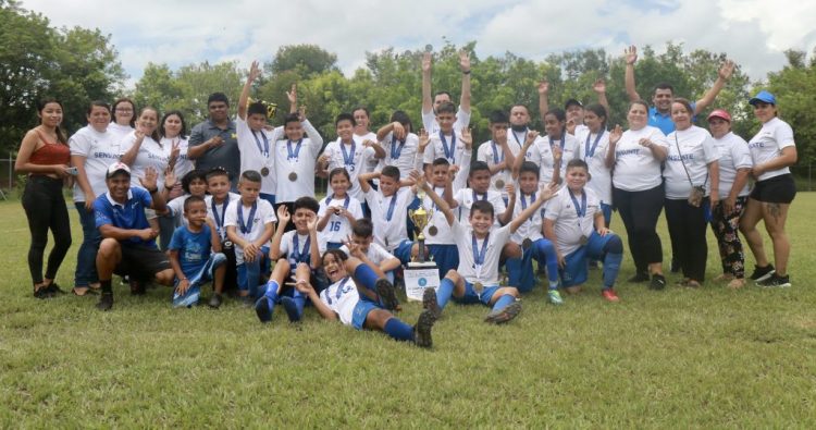 El Sensuntepeque se coronó campeón en Cabañas, de la Copa Alevines 2022, tras vencer en la final a Guacotecti. Fotos/INDES