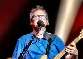 VIDEO: Una multitud en Argentina corea «Lamento Boliviano» para despedir a Marciano Cantero, vocalista de «Los Enanitos Verdes»