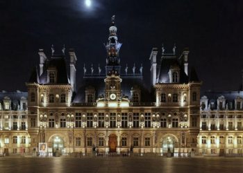 París dejará de iluminar por la noche los monumentos municipales para ahorrar energía