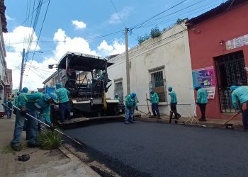 Renuevan las calles del centro histórico de Santa Ana